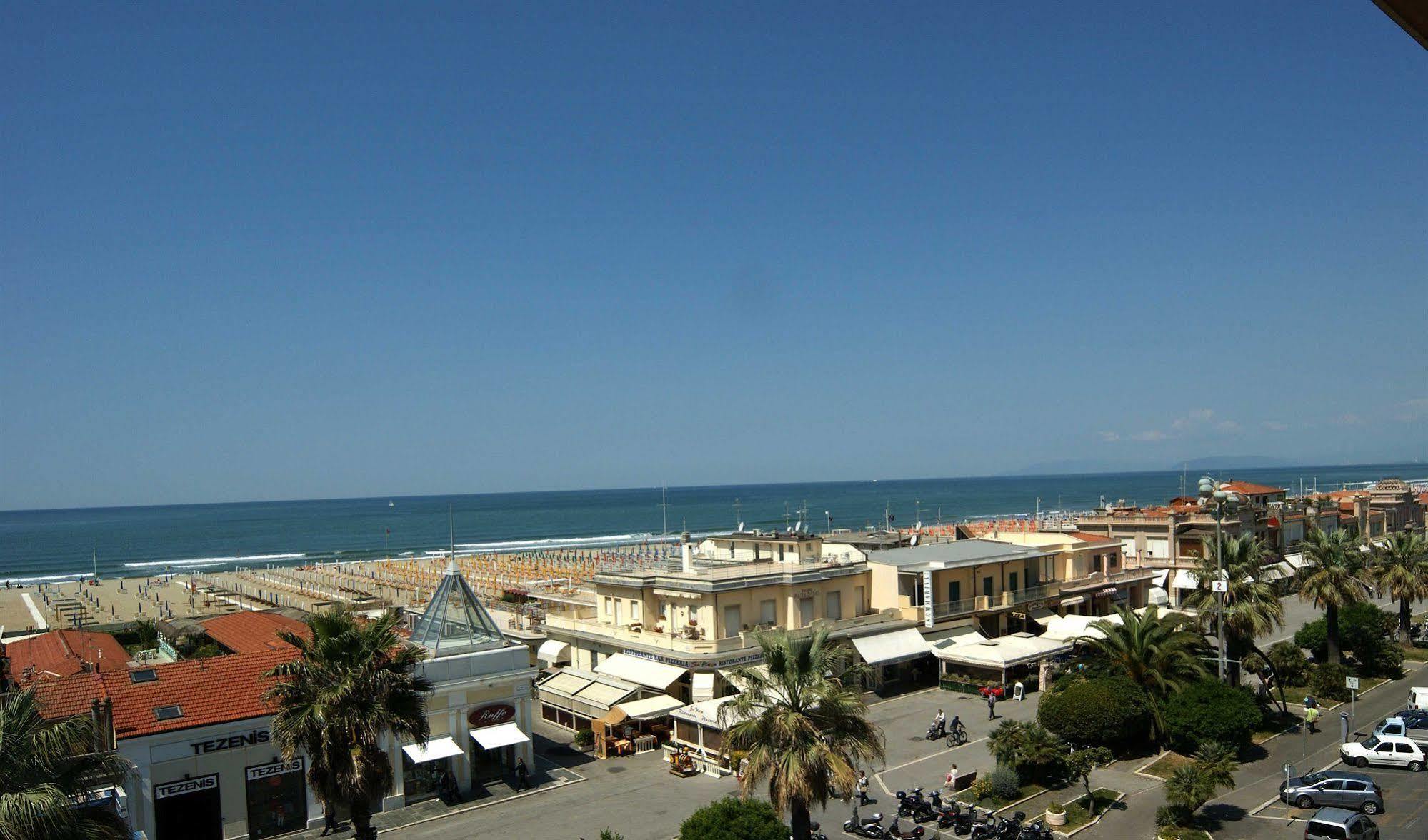 Hotel Liberty Viareggio Exterior foto